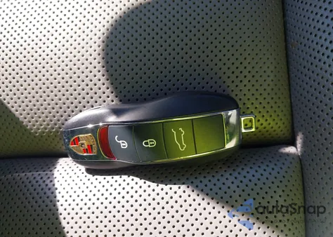 2013 Porsche Cayenne z USA, uszkodzony, nr VIN WP1AA2A2XDLA04797